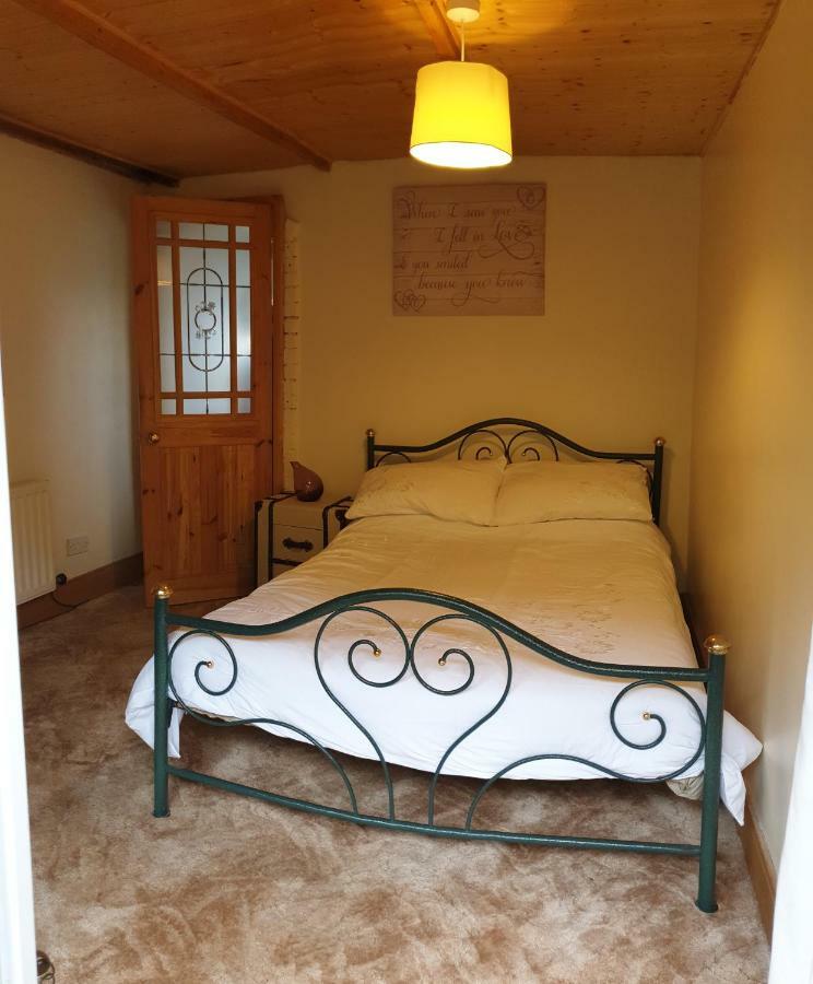 Mona Villa Holiday Home Caulderton Kültér fotó